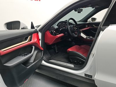 PORSCHE TAYCAN - 10