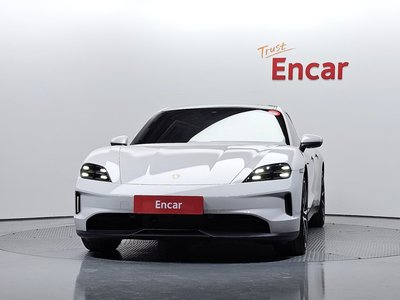 PORSCHE TAYCAN - 2