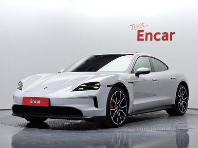 PORSCHE TAYCAN - 1