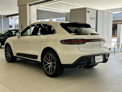 PORSCHE MACAN - 4