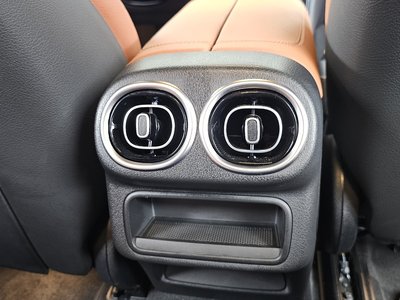 2025 Mercedes-BENZ GLC 缩略图 31