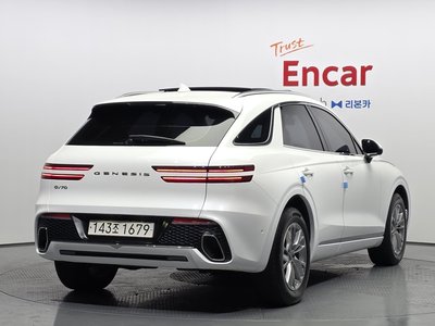 صورة 4 لـ 2023 Genesis GV70