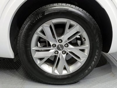 صورة 8 لـ 2023 Genesis GV70