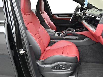 صورة 10 لـ 2025 Porsche CAYENNE