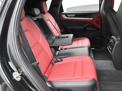 2025 Porsche CAYENNE thumbnail 12