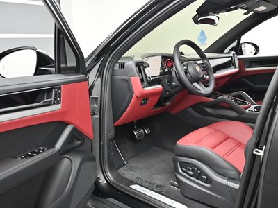 2025 Porsche CAYENNE thumbnail 11