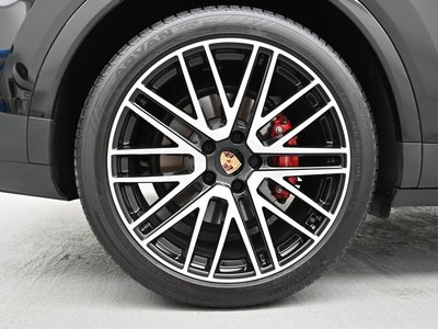 صورة 6 لـ 2025 Porsche CAYENNE