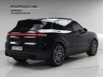 صورة 4 لـ 2025 Porsche CAYENNE