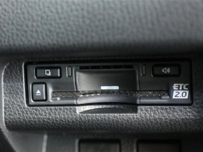 TOYOTA CROWN CROSSOVER - 8