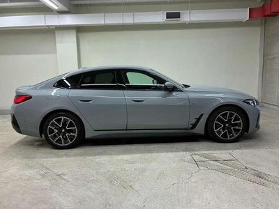 2025 BMW 4 SERIES photo 9