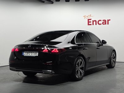 MERCEDES-BENZ E-CLASS - 4