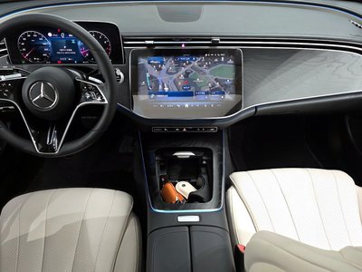 MERCEDES-BENZ E-CLASS - 5