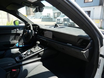 2025 Porsche 911 thumbnail 36