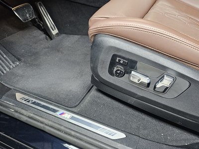 2025 BMW X6 — миниатюра 23