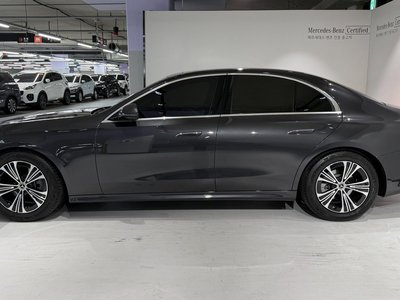 MERCEDES-BENZ E-CLASS - 8