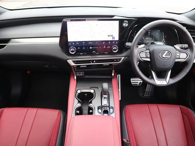 صورة 8 لـ 2023 Lexus RX
