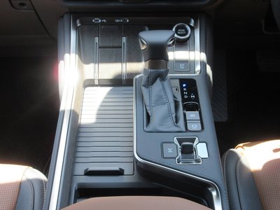 صورة مصغرة 64 لـ 2025 Lexus GX