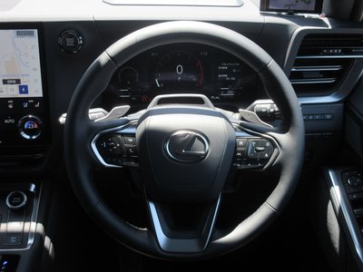 صورة مصغرة 45 لـ 2025 Lexus GX