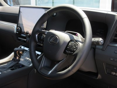 صورة مصغرة 44 لـ 2025 Lexus GX