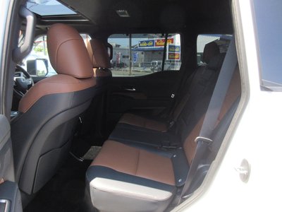 صورة مصغرة 35 لـ 2025 Lexus GX