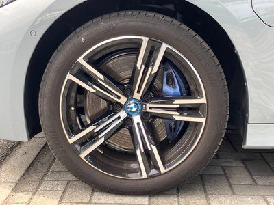 صورة 7 لـ 2025 BMW 3 SERIES