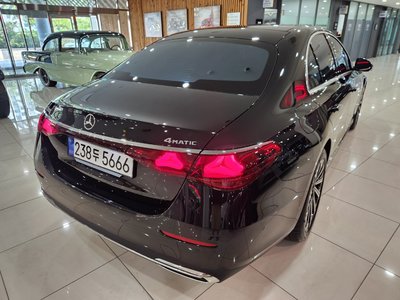 MERCEDES-BENZ E-CLASS - 5