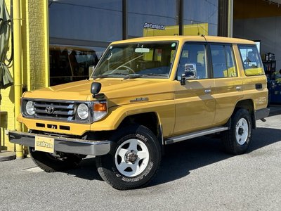 TOYOTA LAND CRUISER 70 - 4