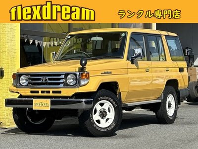 TOYOTA LAND CRUISER 70 - 2
