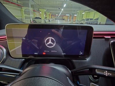 MERCEDES-BENZ EQS - 7