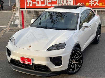 PORSCHE MACAN - 1