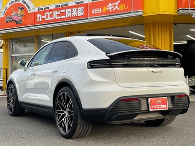 PORSCHE MACAN - 6