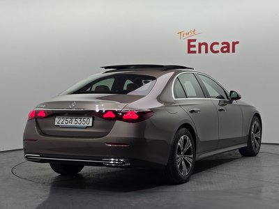 MERCEDES-BENZ E-CLASS - 4