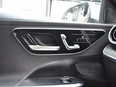 صورة مصغرة 30 لـ 2024 MERCEDES-BENZ C-CLASS