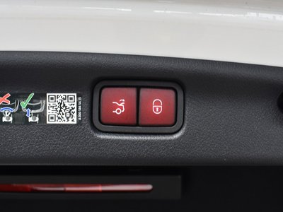صورة مصغرة 11 لـ 2024 MERCEDES-BENZ C-CLASS