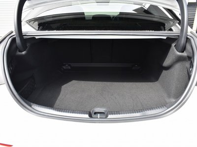 صورة 9 لـ 2024 MERCEDES-BENZ C-CLASS
