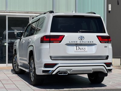 TOYOTA LAND CRUISER 300 - 8