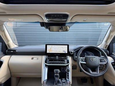 TOYOTA LAND CRUISER 300 - 9