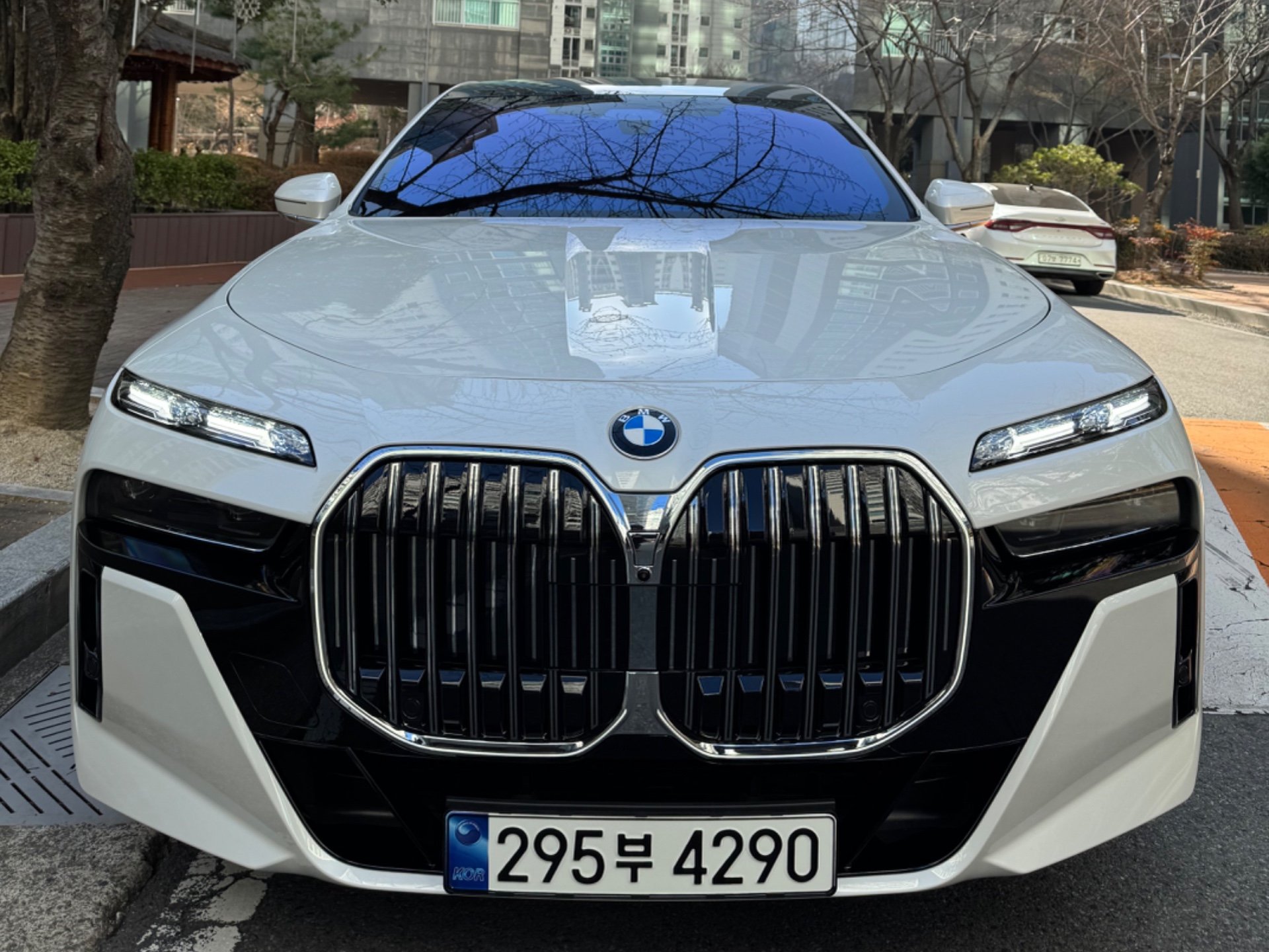 BMW 7 SERIES - View 1