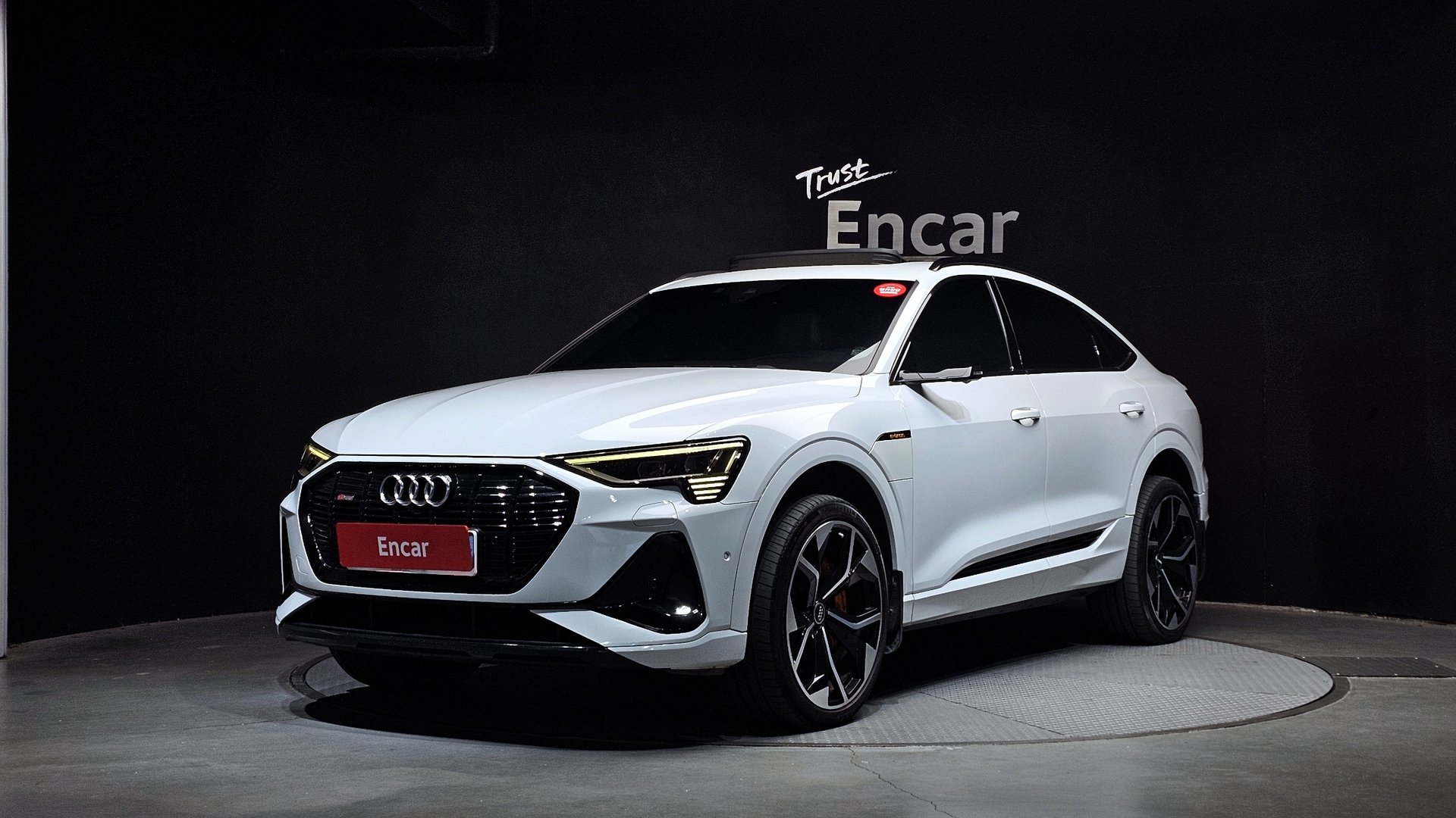 AUDI E-TRON - View 1