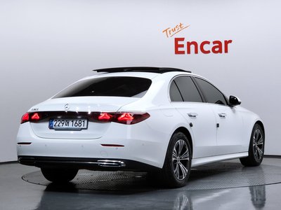 MERCEDES-BENZ E-CLASS - 2