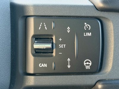 LAND ROVER DEFENDER - 9