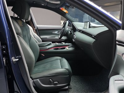 2021 Genesis GV70 — миниатюра 16