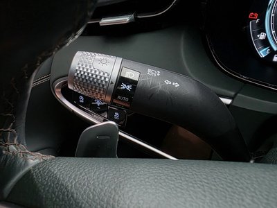 2021 Genesis GV70 — миниатюра 27