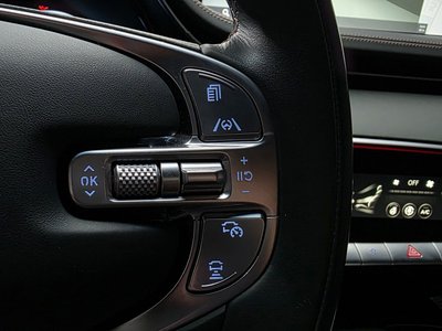 2021 Genesis GV70 — миниатюра 23