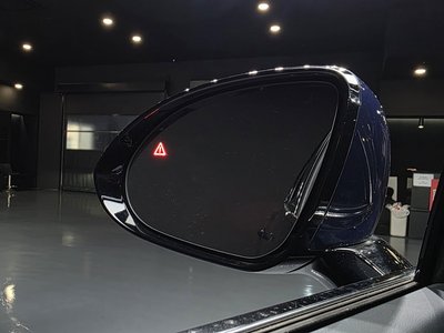 2021 Genesis GV70 — миниатюра 19