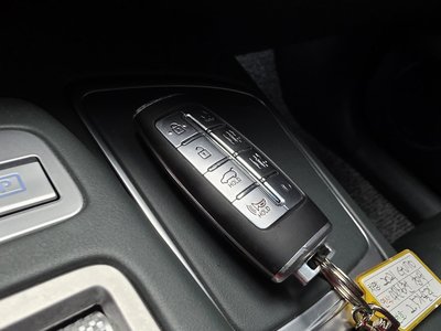2021 Genesis GV70 — миниатюра 34