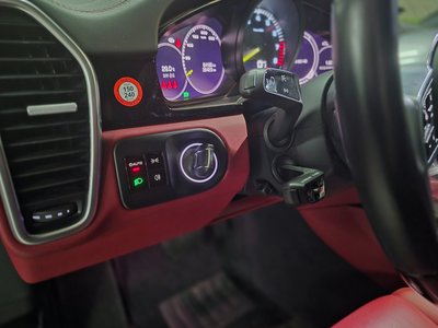 PORSCHE CAYENNE - 8