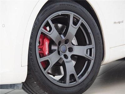 2019 Maserati LEVANTE photo 5