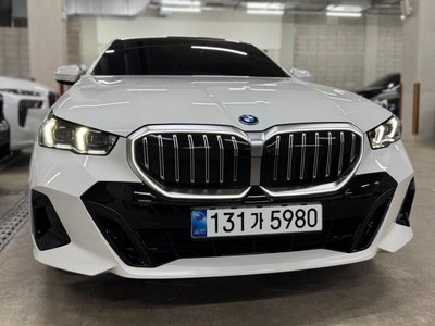 BMW 5 SERIES - 1