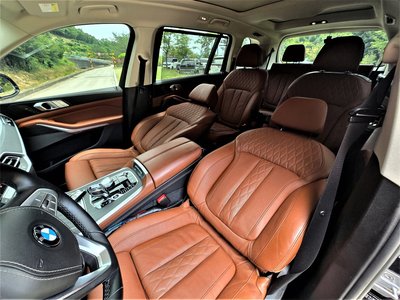 BMW X7 - 7